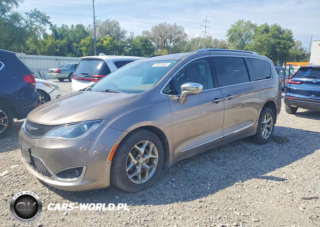 2017 Chrysler Pacifica Limited VIN:2C4RC1GG2HR579873 - 1