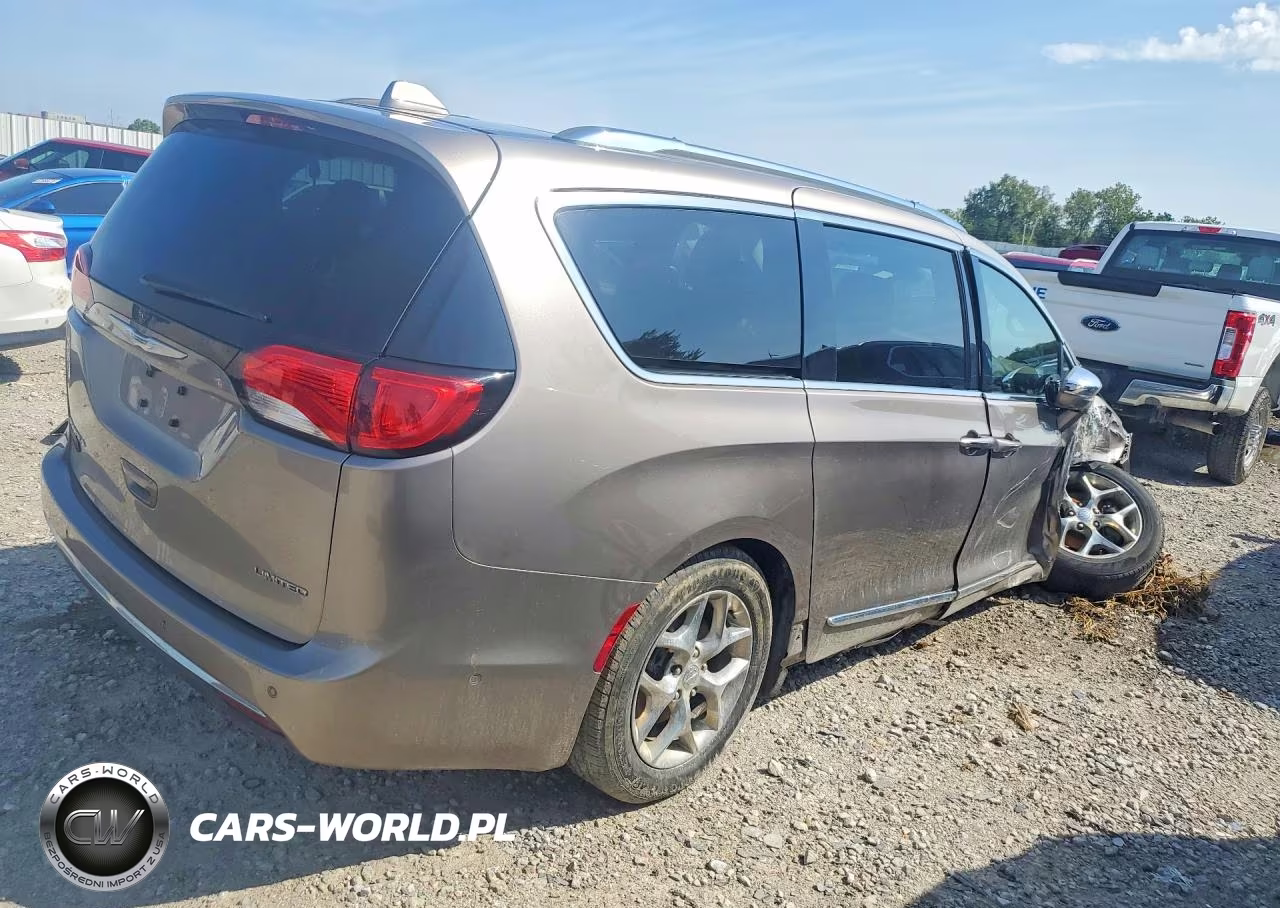 2017 Chrysler Pacifica Limited VIN:2C4RC1GG2HR579873 - 3