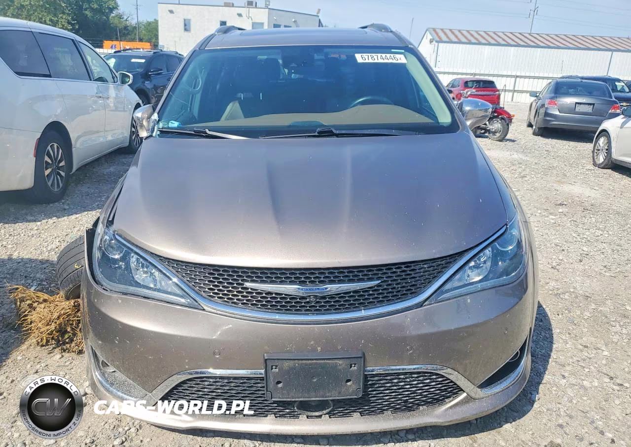 2017 Chrysler Pacifica Limited VIN:2C4RC1GG2HR579873 - 5