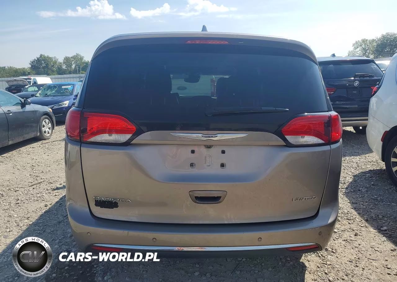 2017 Chrysler Pacifica Limited VIN:2C4RC1GG2HR579873 - 6