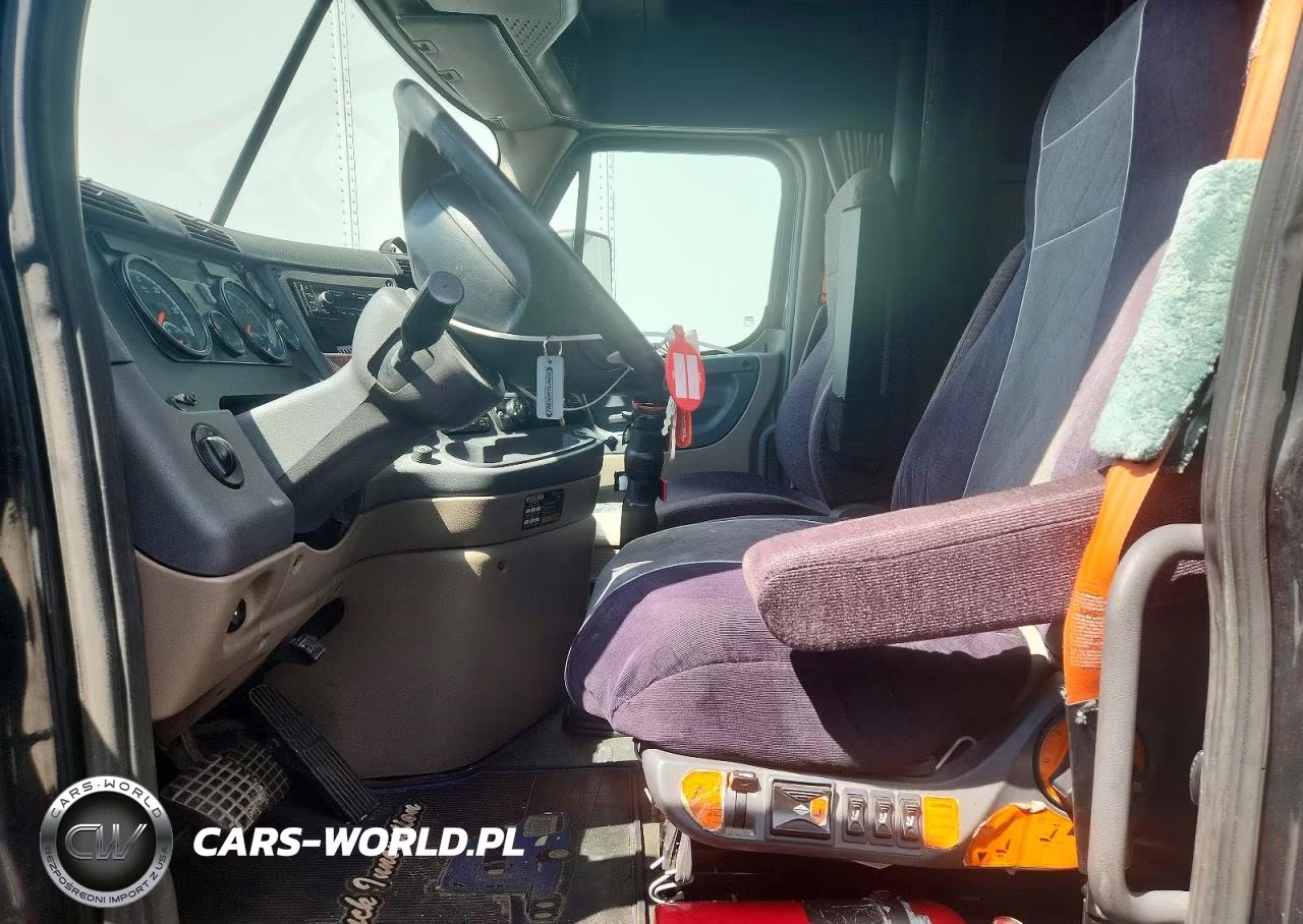 2014 Freightliner Cascadia 125 VIN:1FUJGLD53ELFK3649 - 7