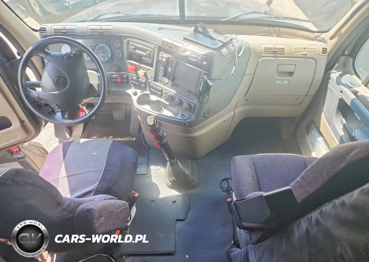 2014 Freightliner Cascadia 125 VIN:1FUJGLD53ELFK3649 - 8