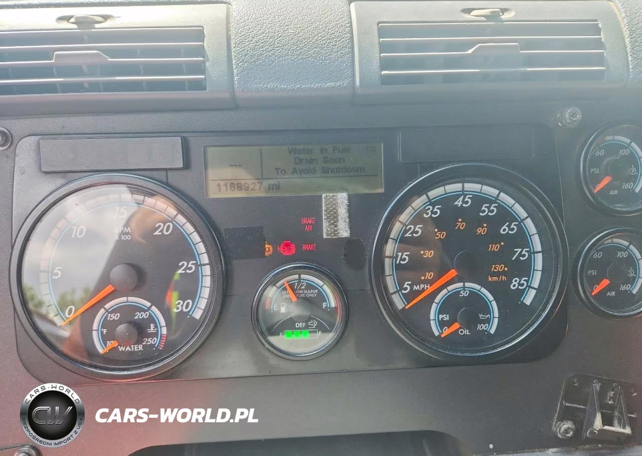 2014 Freightliner Cascadia 125 VIN:1FUJGLD53ELFK3649 - 9