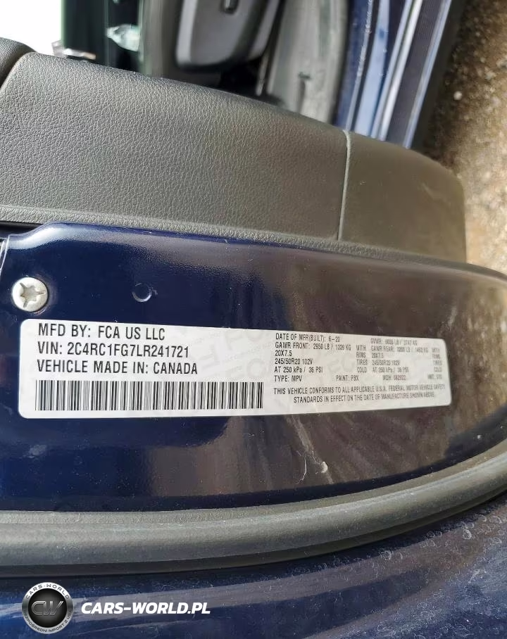 2020 Chrysler Pacifica Touring VIN:2C4RC1FG7LR241721 - 12