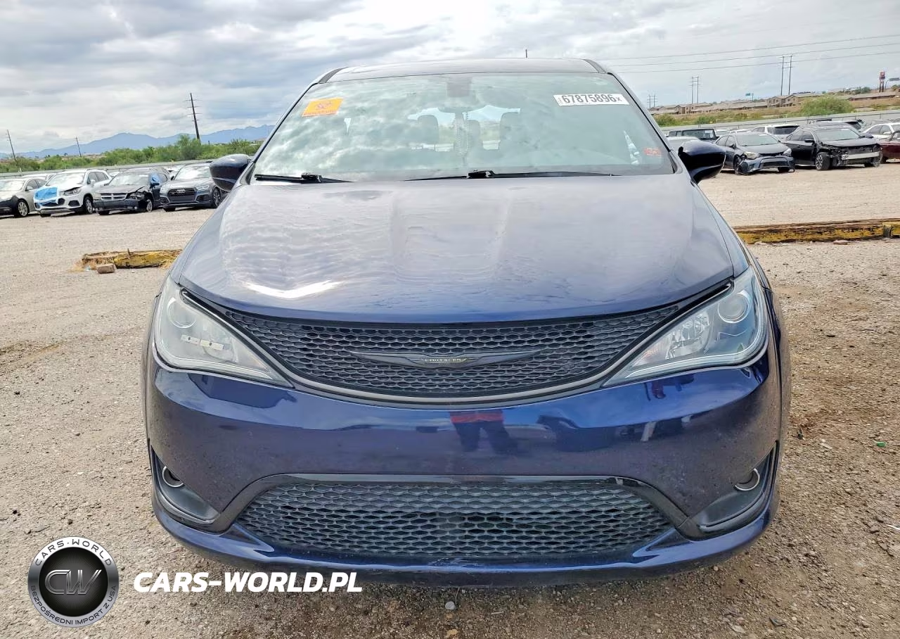 2020 Chrysler Pacifica Touring VIN:2C4RC1FG7LR241721 - 5