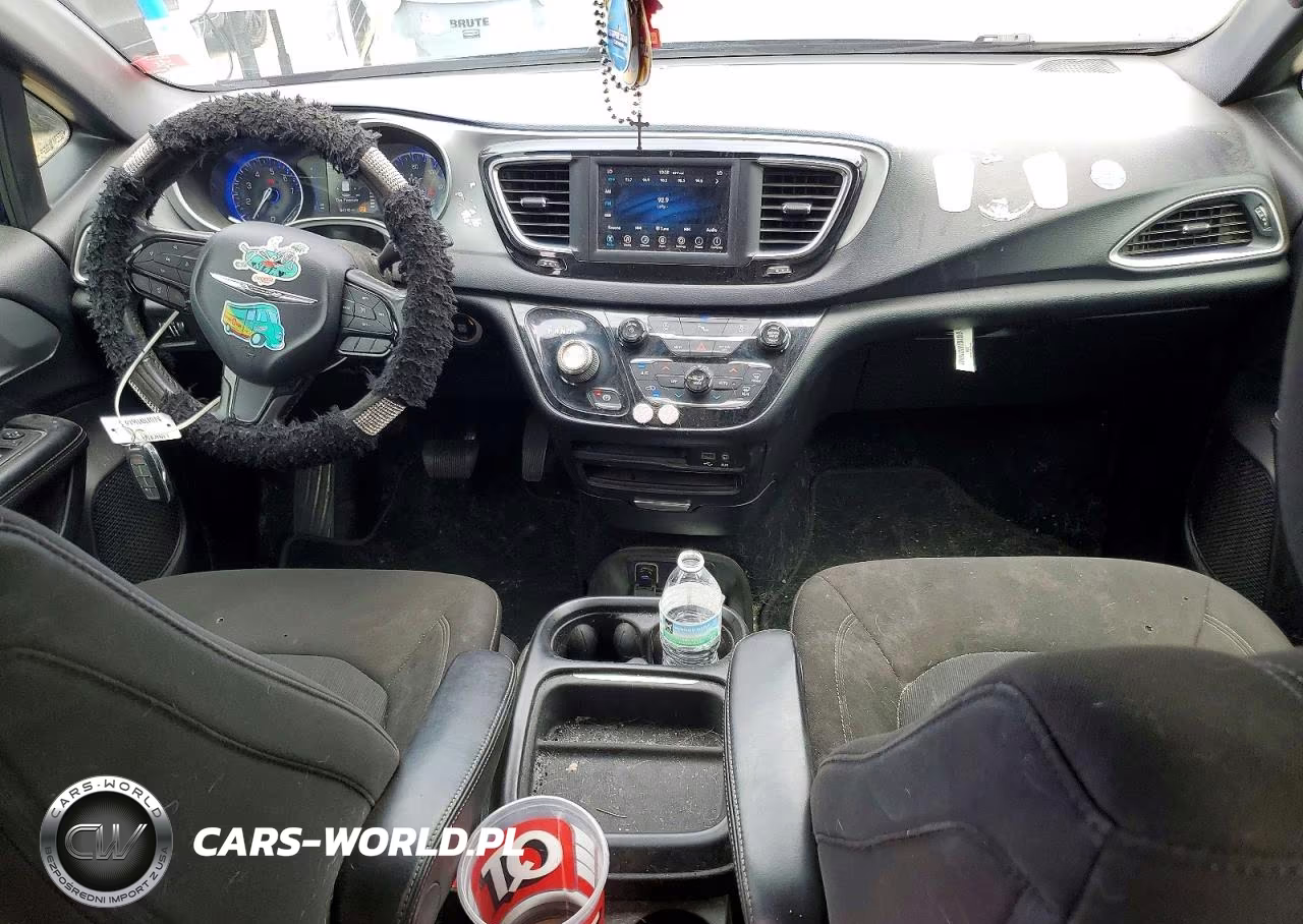 2020 Chrysler Pacifica Touring VIN:2C4RC1FG7LR241721 - 8
