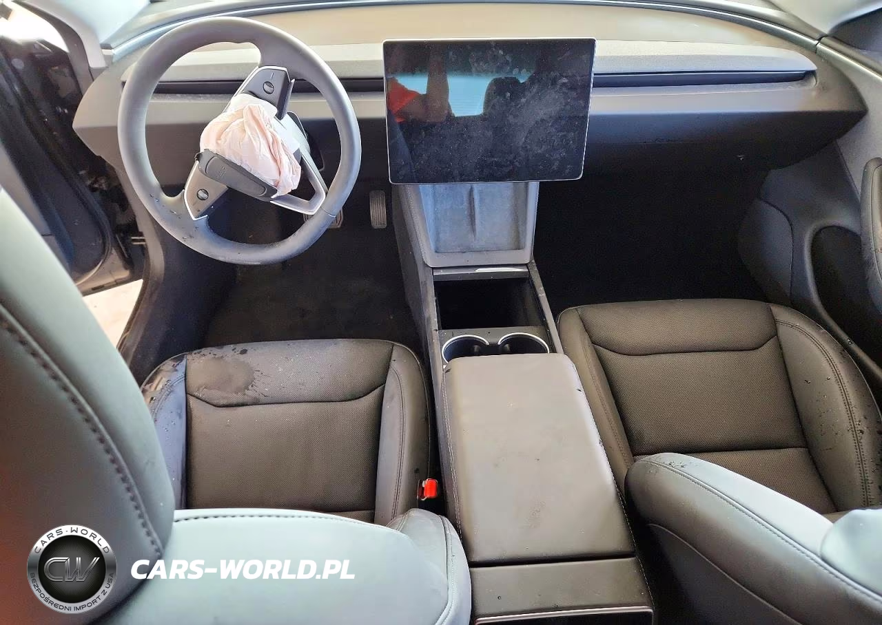 2025 Tesla Model 3 VIN:5YJ3E1EA8SF013671 - 8