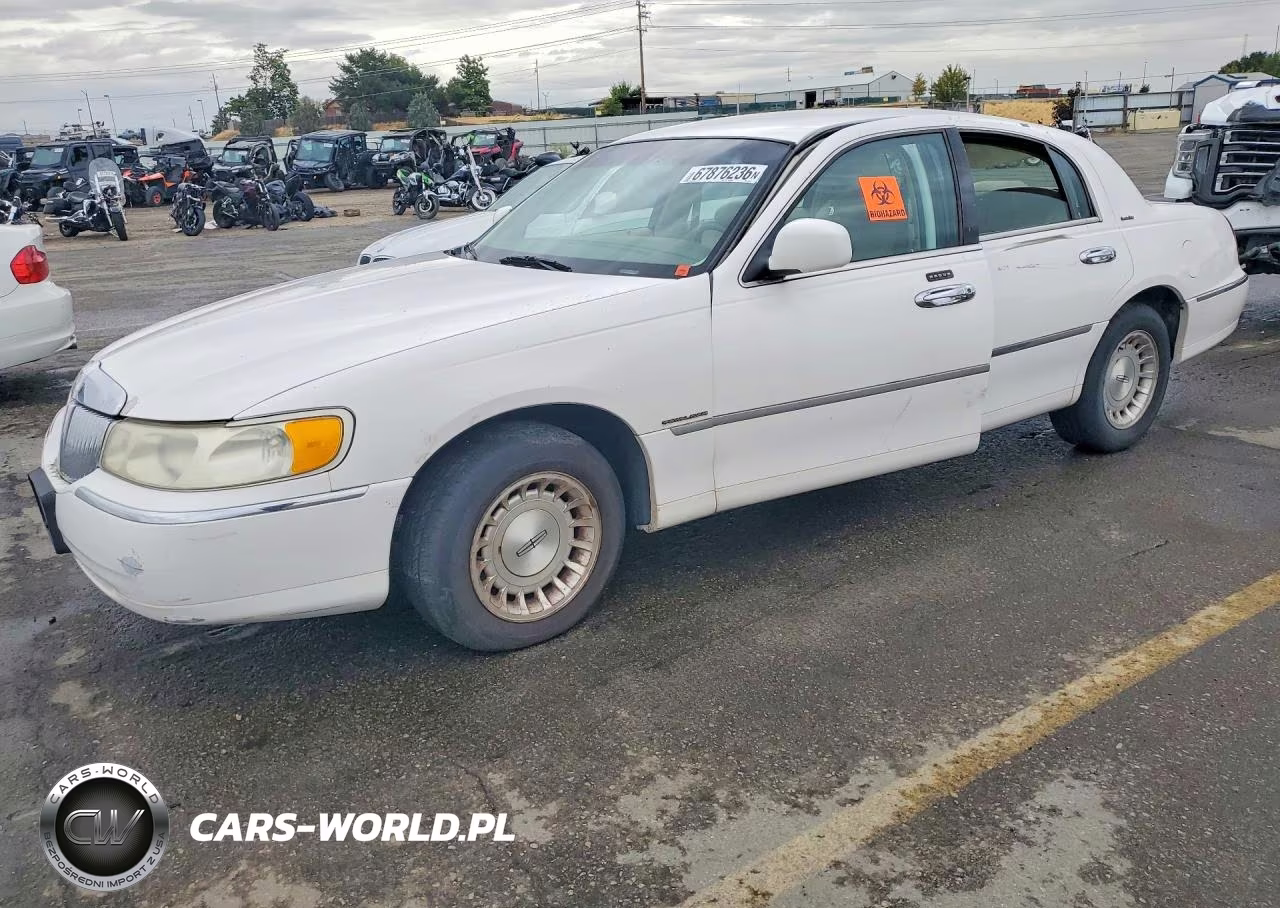 1999 Lincoln Town Car Executive