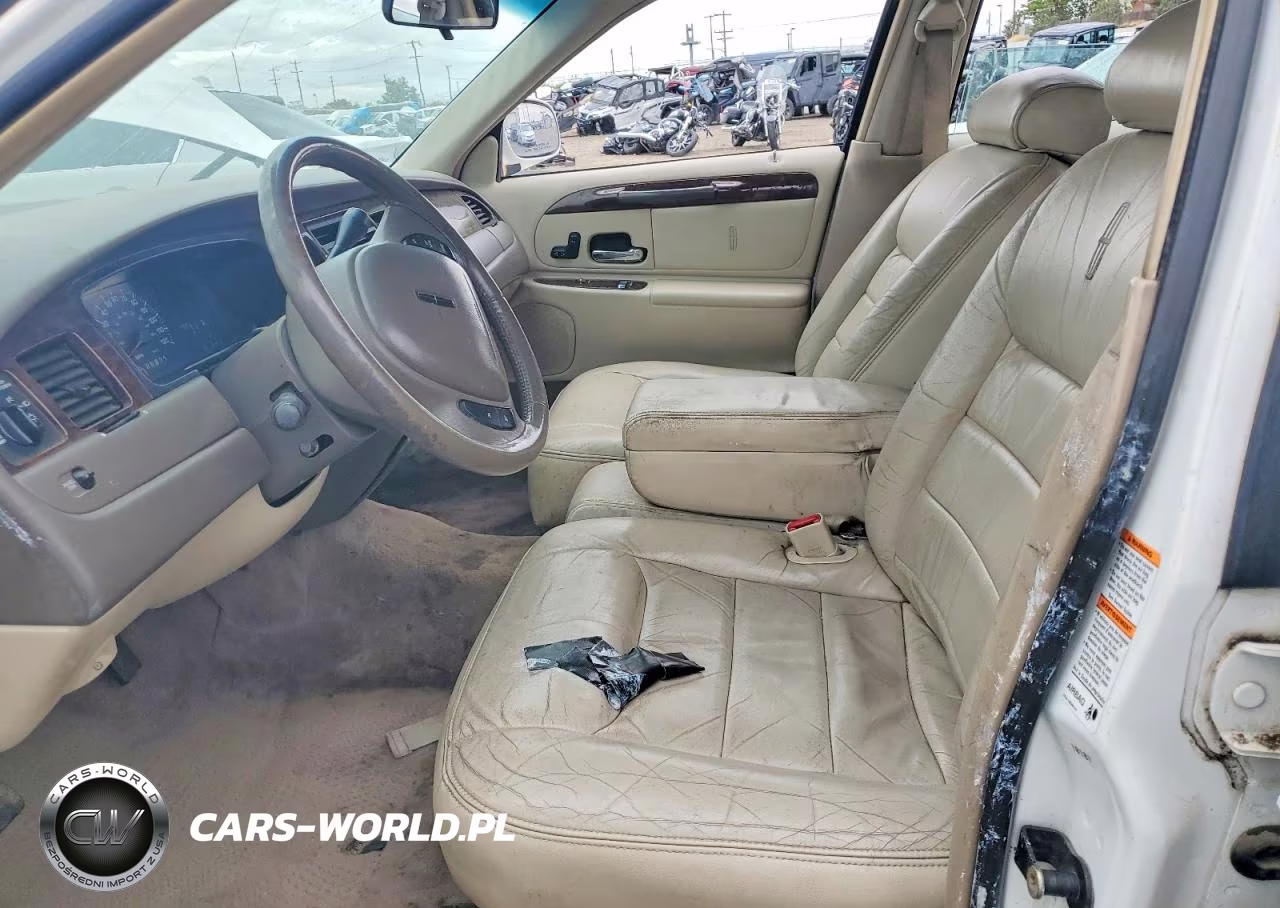 1999 Lincoln Town Car Executive VIN:1LNHM81W9XY700101 - 7