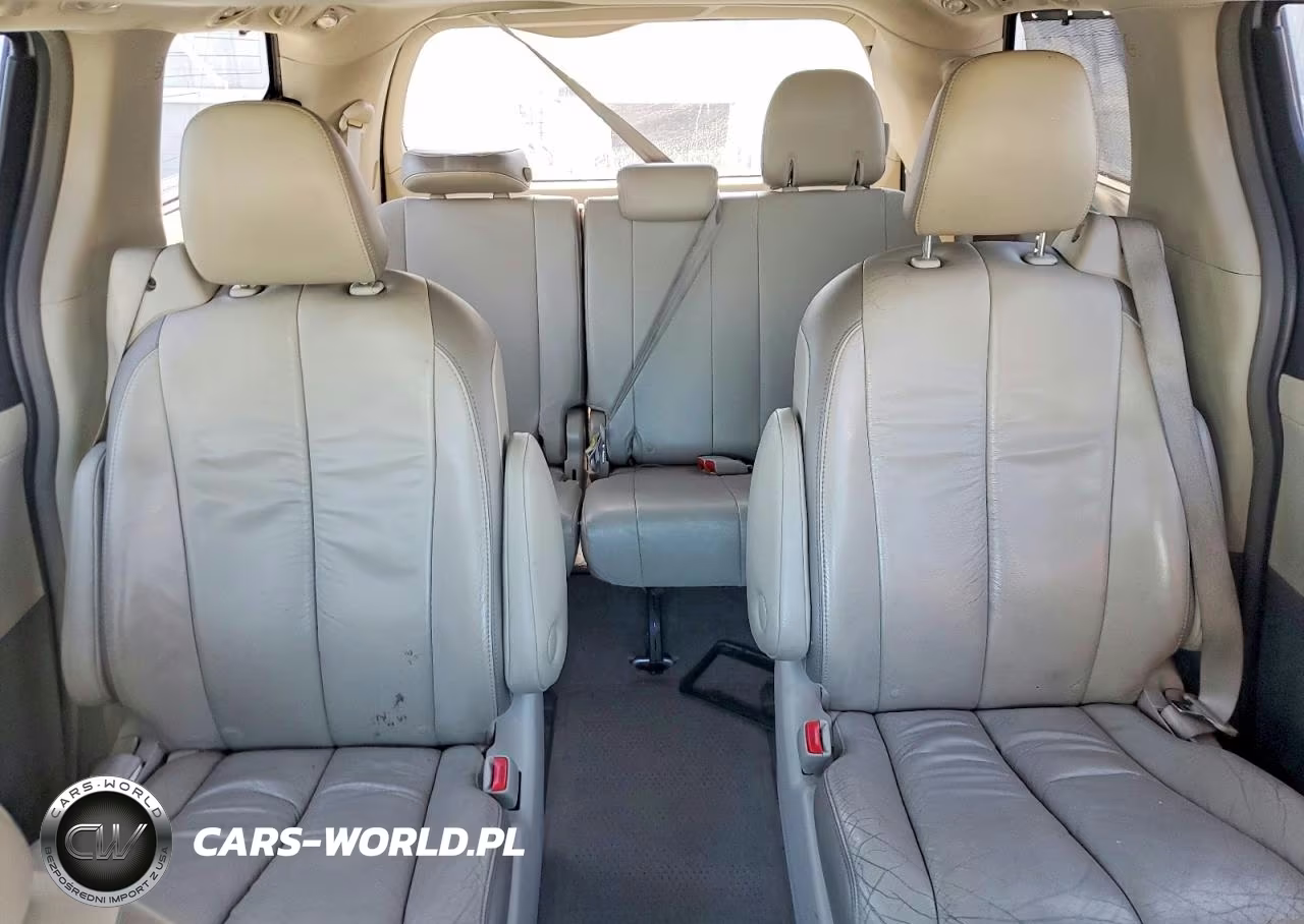 2011 Toyota Sienna Limited 7-Passenger VIN:5TDYK3DC7BS131090 - 10