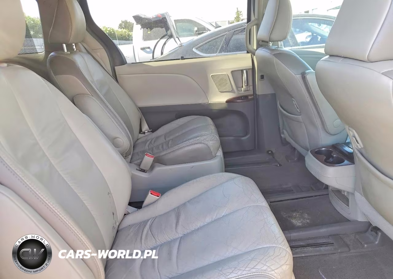 2011 Toyota Sienna Limited 7-Passenger VIN:5TDYK3DC7BS131090 - 11