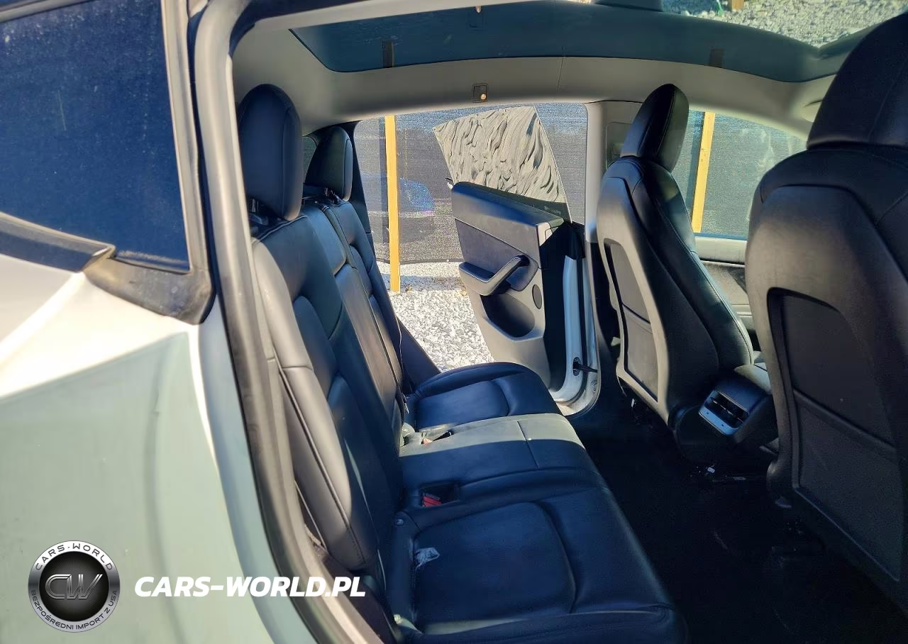 2021 Tesla Model Y VIN:5YJYGDEE7MF106267 - 10