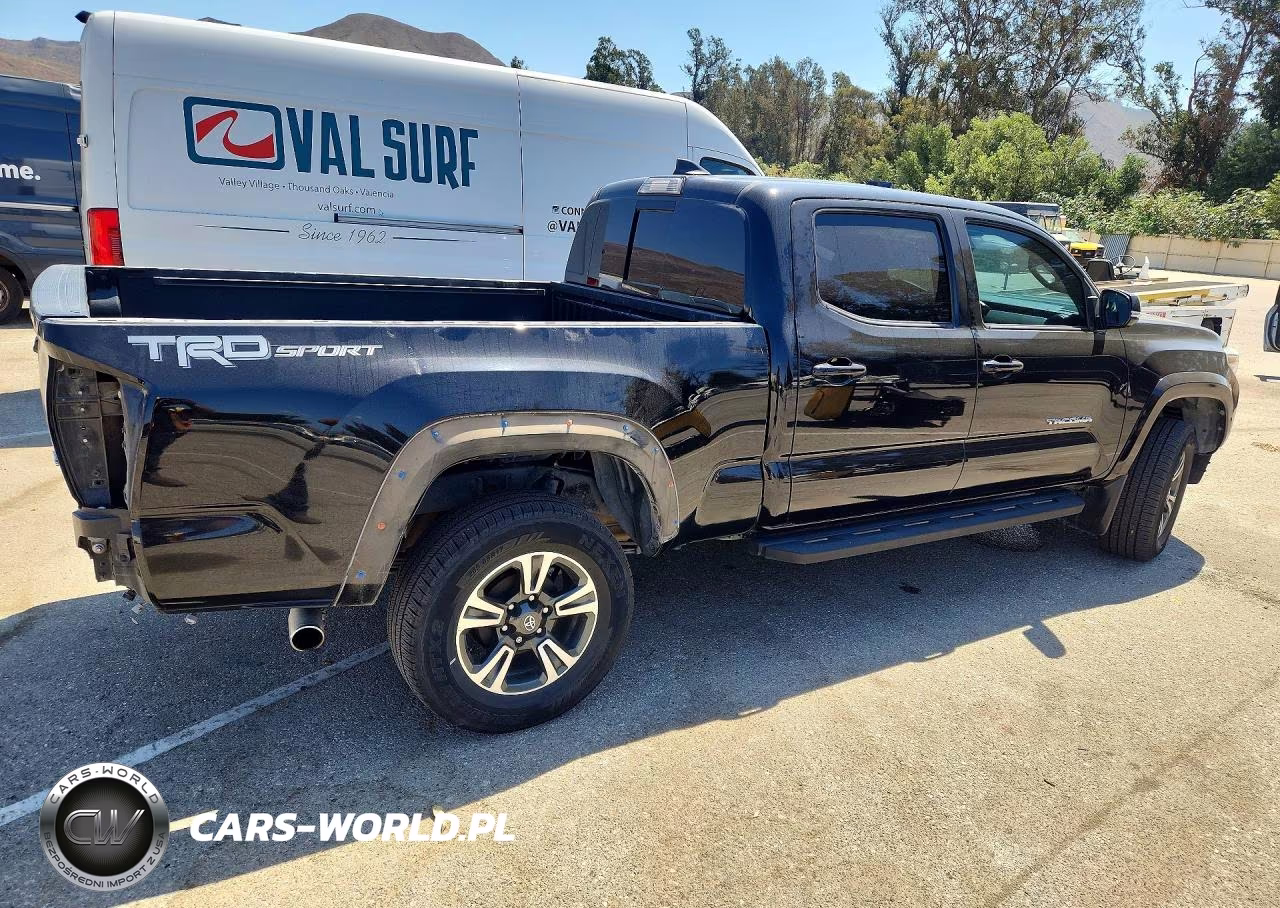 2018 Toyota Tacoma Trd Sport VIN:3TMBZ5DN1JM013484 - 3