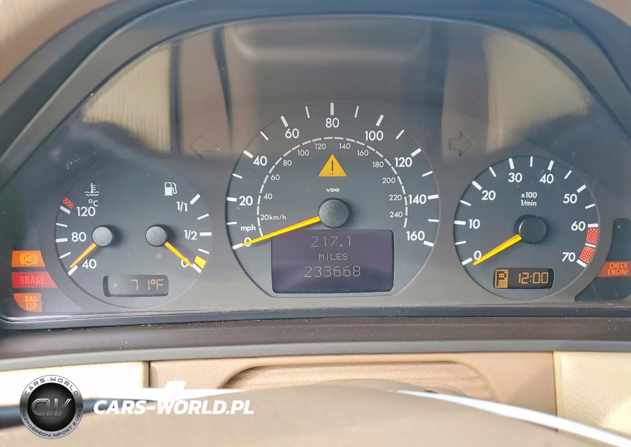 2001 Mercedes-Benz E 320 4Matic VIN:WDBJF82J11X061467 - 9