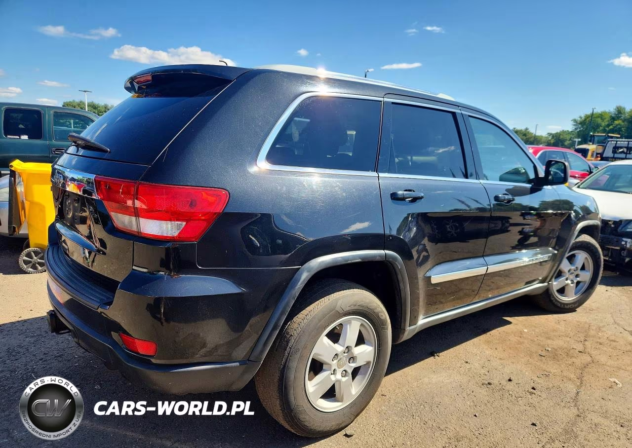 2011 Jeep Grand Cherokee Laredo VIN:1J4RR4GG1BC576246 - 3