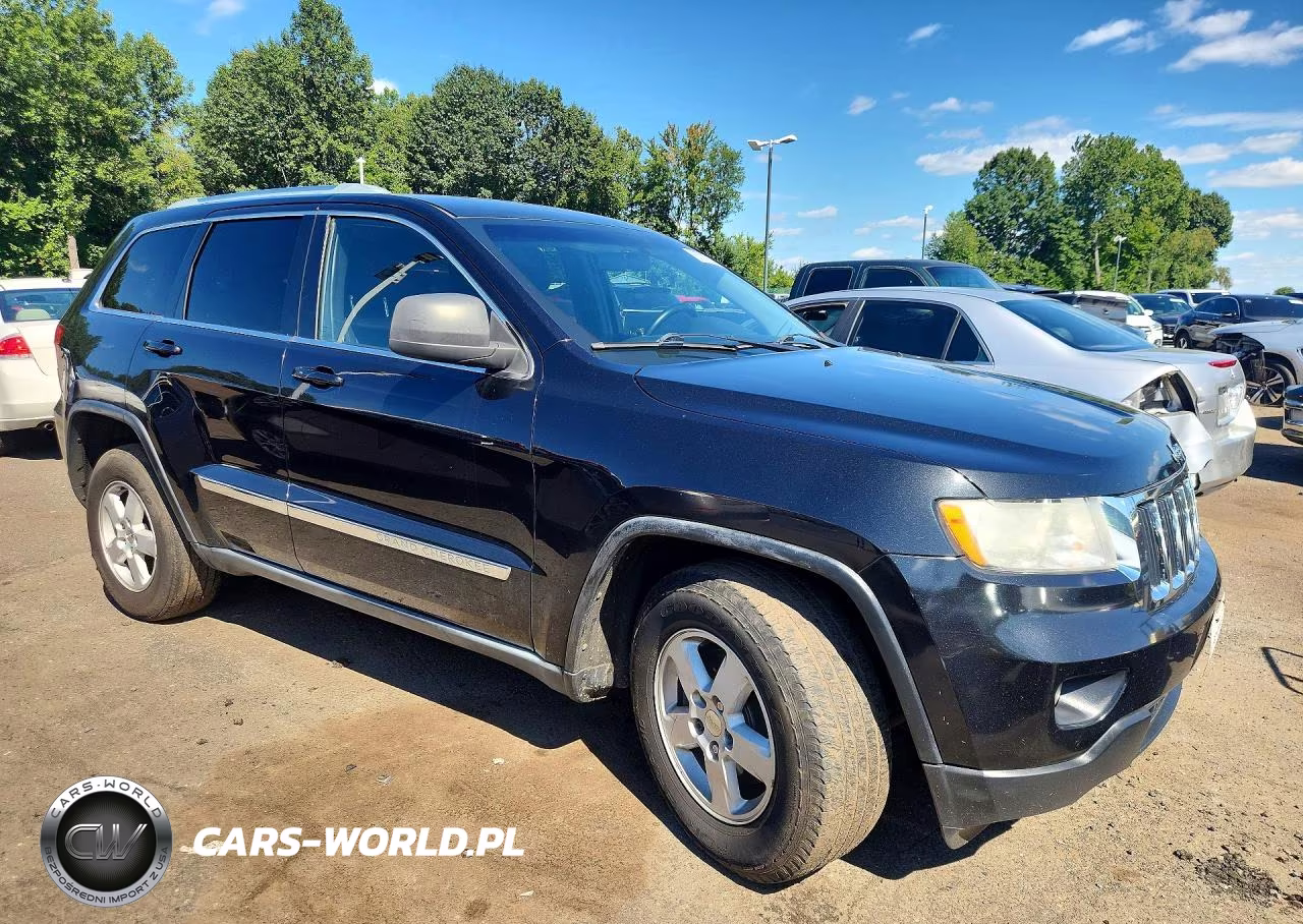 2011 Jeep Grand Cherokee Laredo VIN:1J4RR4GG1BC576246 - 4