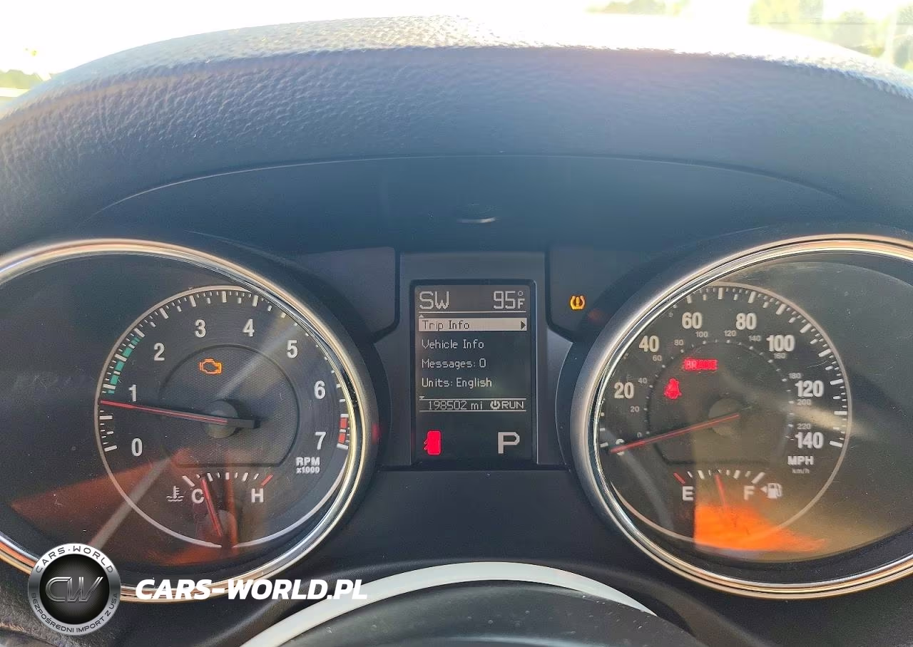 2011 Jeep Grand Cherokee Laredo VIN:1J4RR4GG1BC576246 - 9