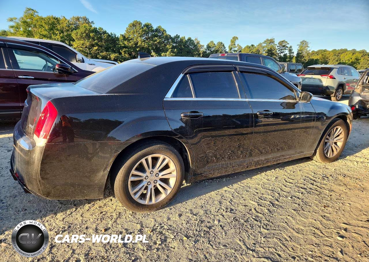 2020 Chrysler 300 Touring VIN:2C3CCAAG6LH250160 - 3