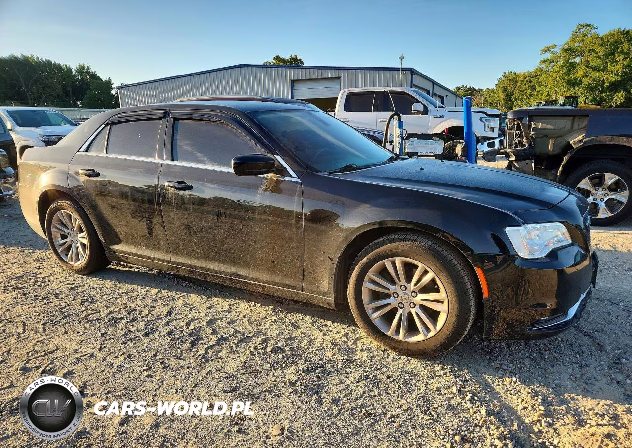 2020 Chrysler 300 Touring VIN:2C3CCAAG6LH250160 - 4