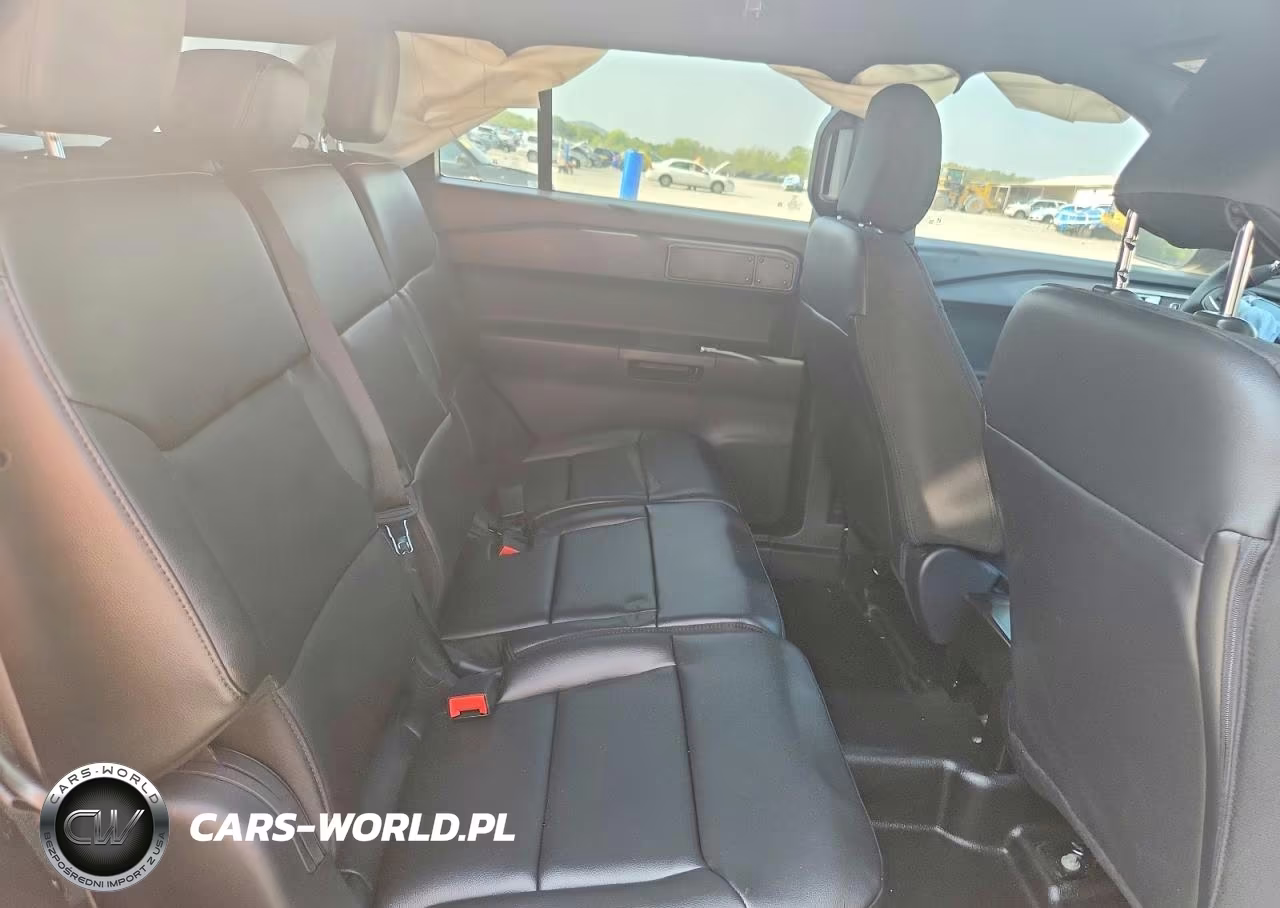 2025 Ford Explorer Police Interceptor VIN:1FM5K8ABXSGC51466 - 11
