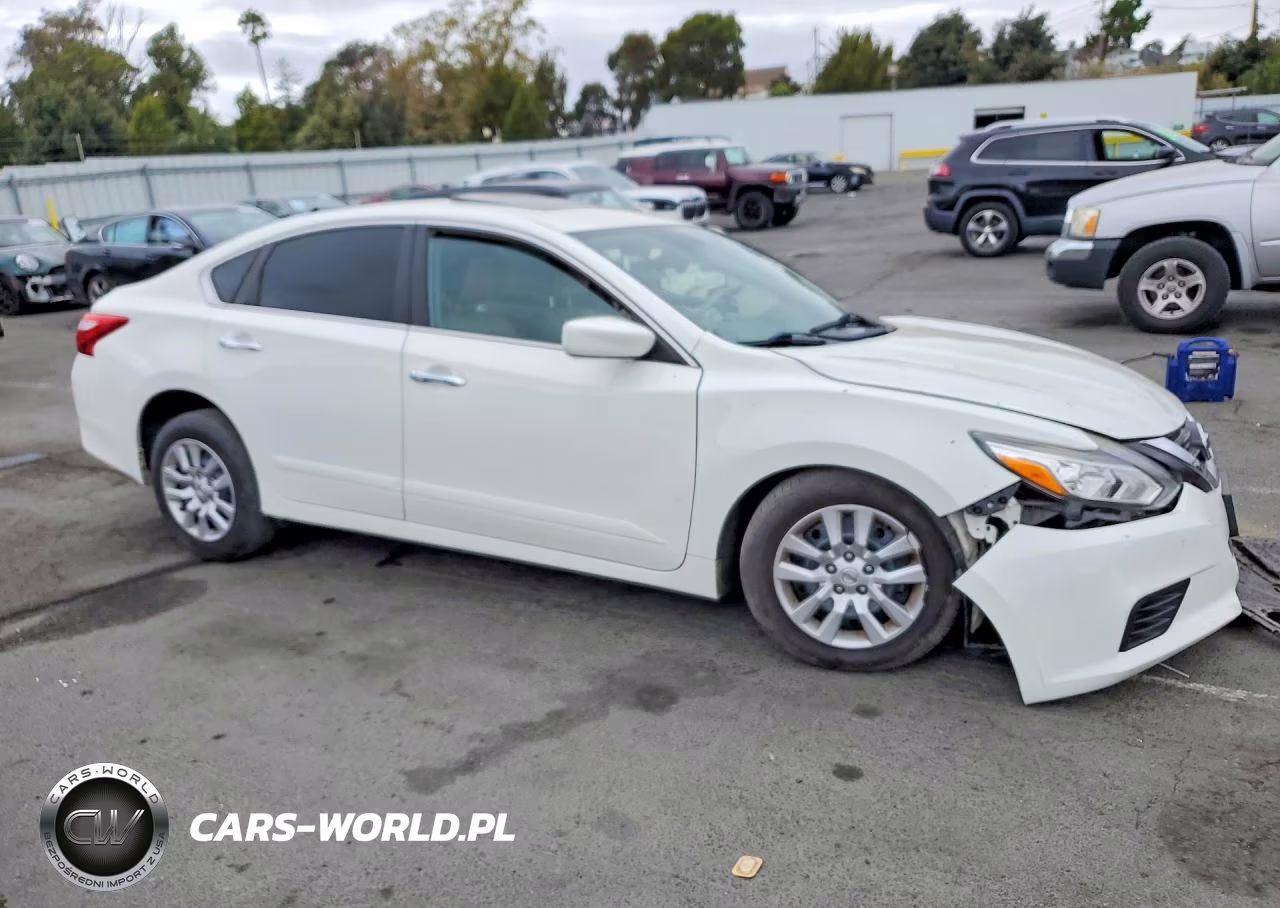 2017 Nissan Altima 2.5 S VIN:1N4AL3AP2HC125252 - 4