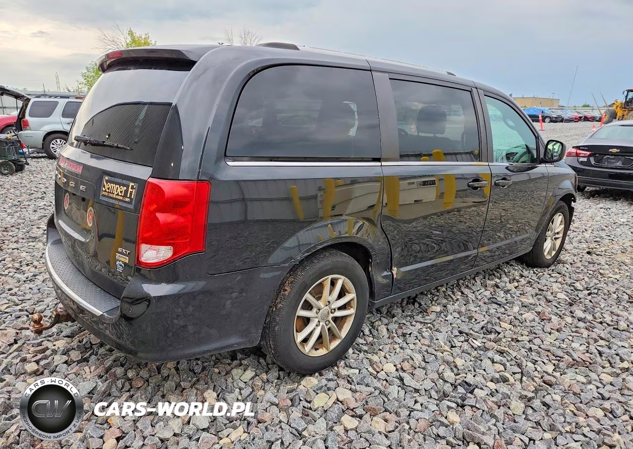 2018 Dodge Grand Caravan Sxt VIN:2C4RDGCG6JR301991 - 3