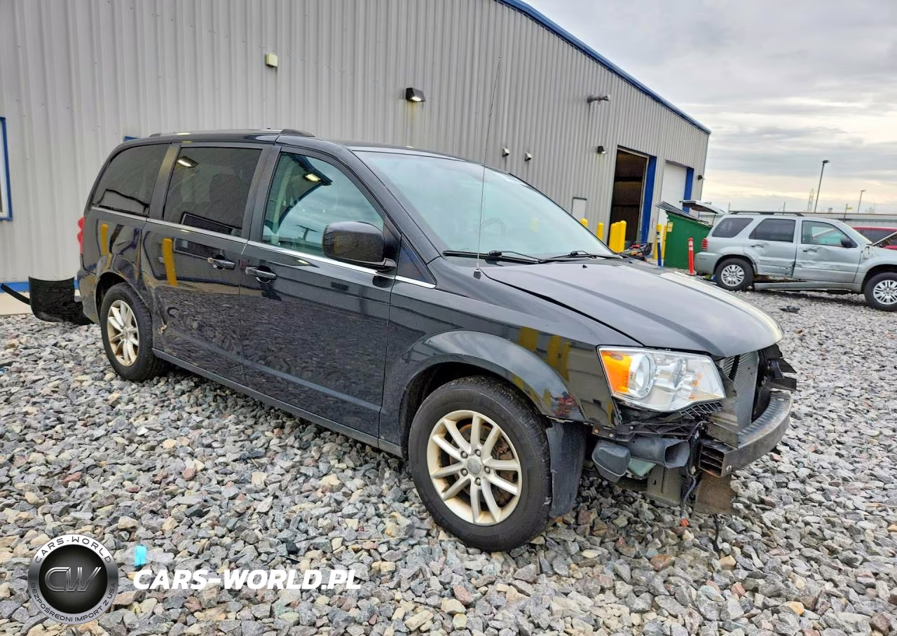 2018 Dodge Grand Caravan Sxt VIN:2C4RDGCG6JR301991 - 4