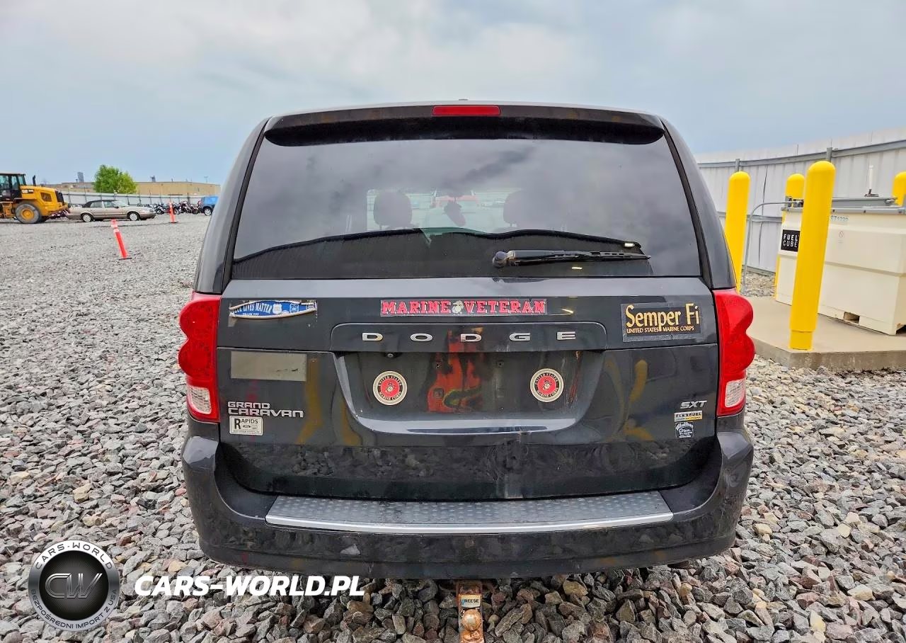 2018 Dodge Grand Caravan Sxt VIN:2C4RDGCG6JR301991 - 6