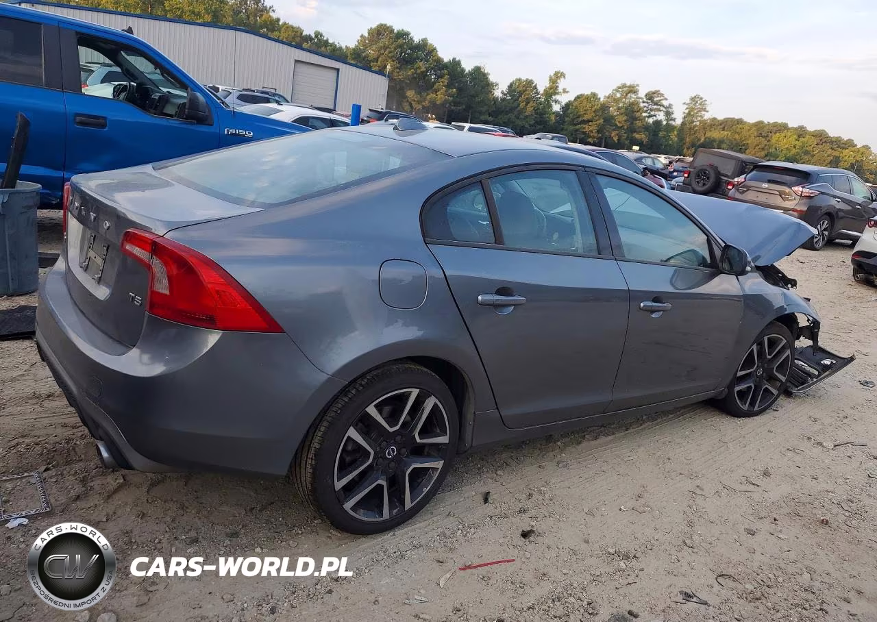 2017 Volvo S60 VIN:YV126MFL0H2438625 - 3