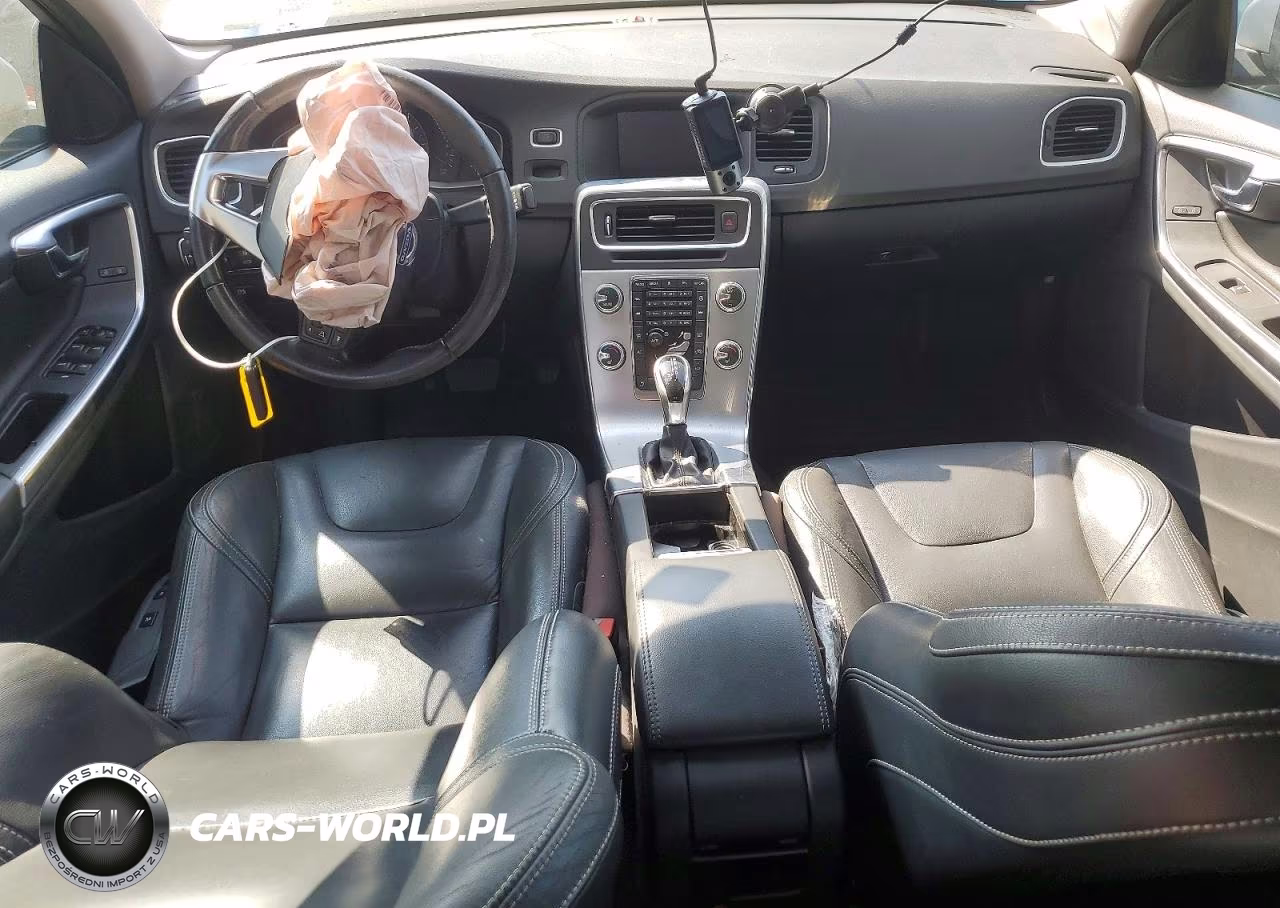 2017 Volvo S60 VIN:YV126MFL0H2438625 - 8