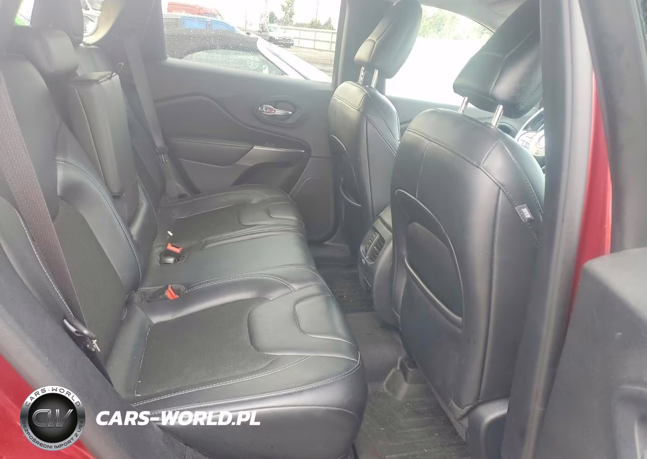 2020 Jeep Cherokee Latitude Plus VIN:1C4PJMLB0LD588706 - 11