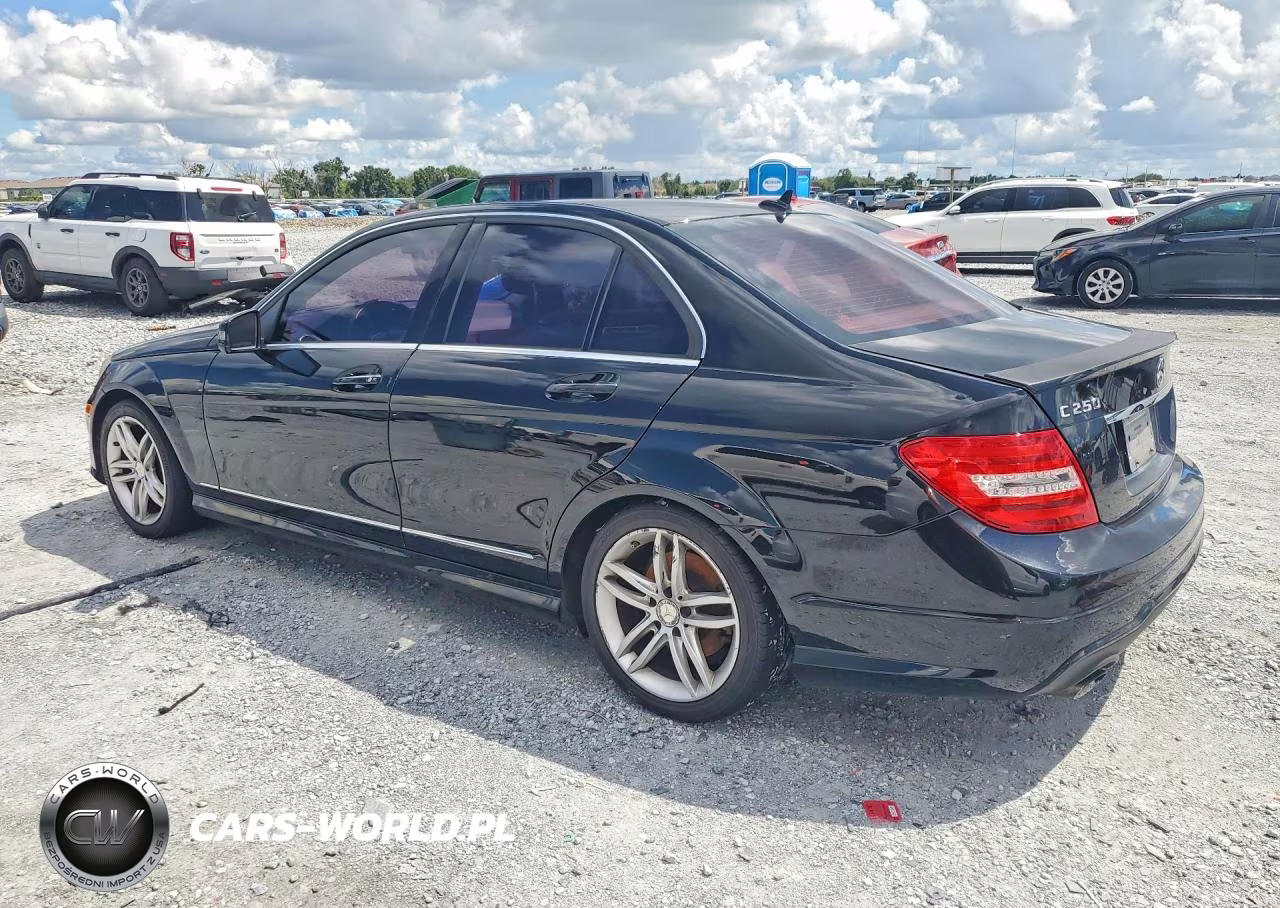 2014 Mercedes-Benz C 250 VIN:WDDGF4HB3EA945915 - 2