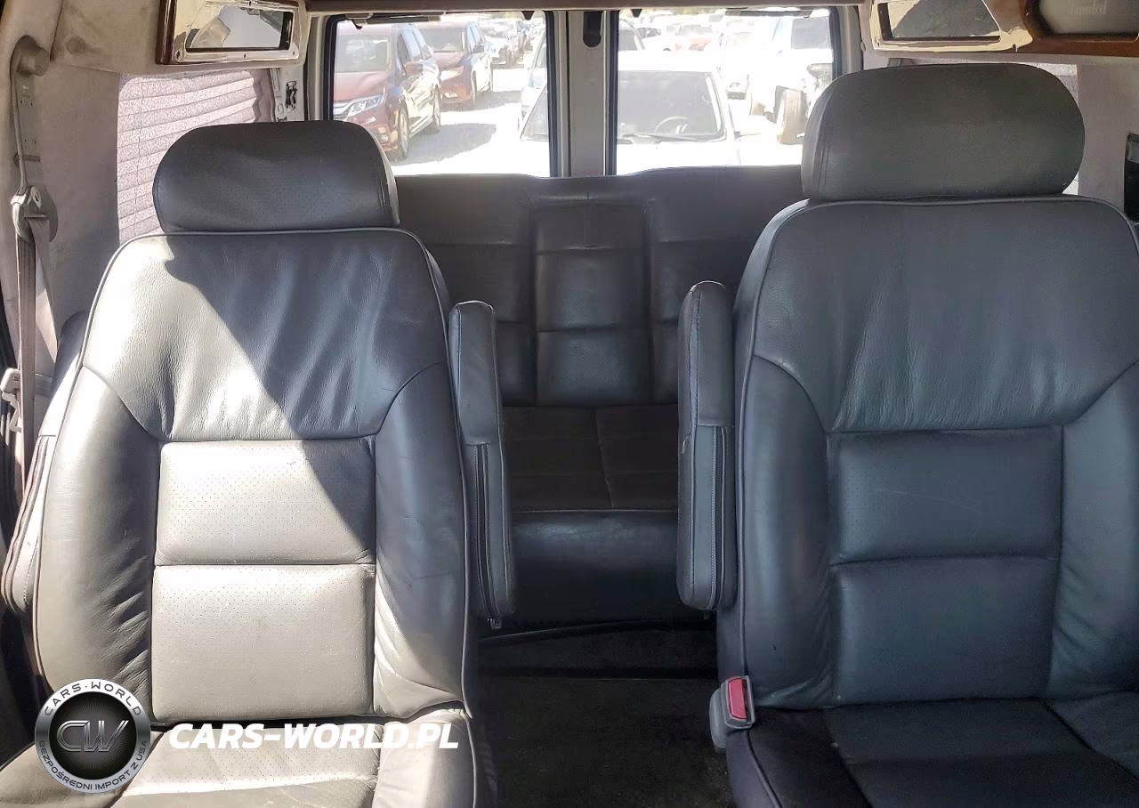 1998 Chevrolet Astro VIN:1GBDM19W8WB111769 - 10