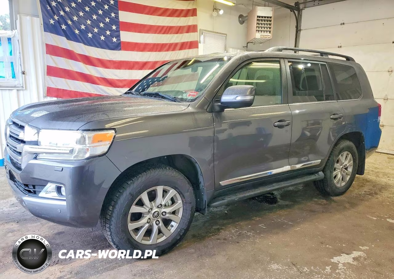 2016 Toyota Land Cruiser Base