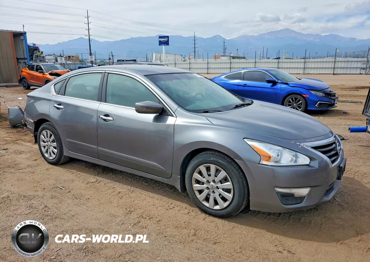 2015 Nissan Altima 2.5 S VIN:1N4AL3AP2FC124566 - 4