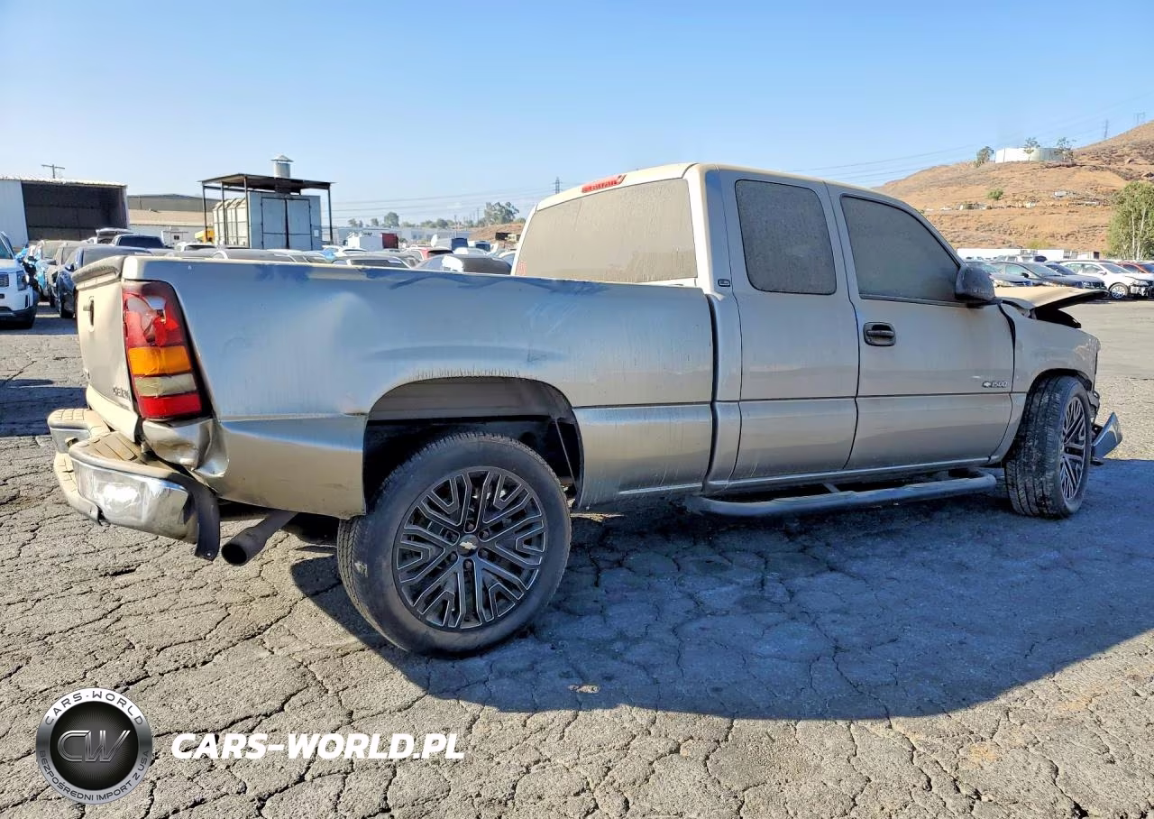 2001 Chevrolet Silverado C1500 VIN:2GCEC19V611387421 - 3