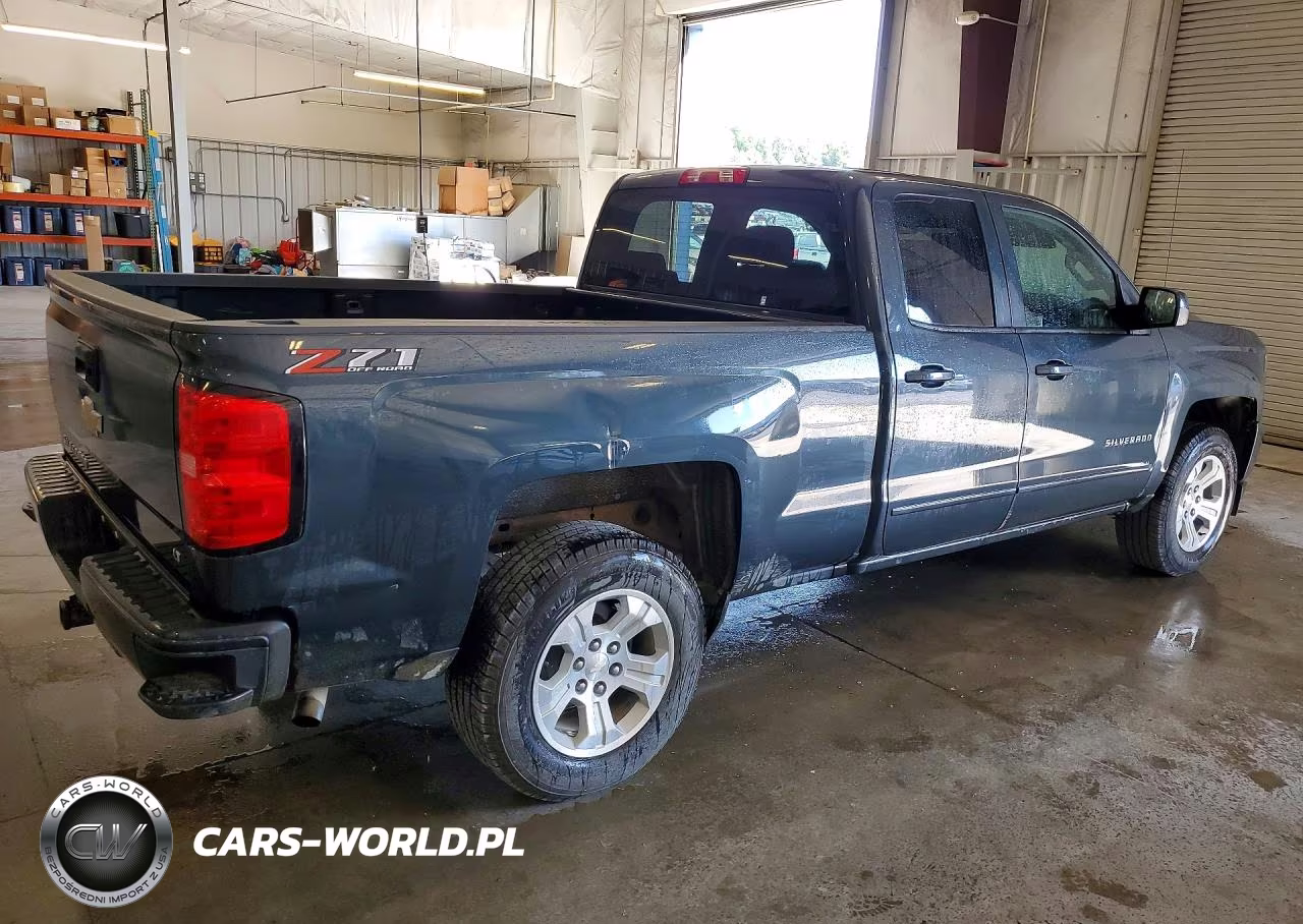 2018 Chevrolet Silverado K1500 Lt VIN:1GCVKREC6JZ181982 - 3