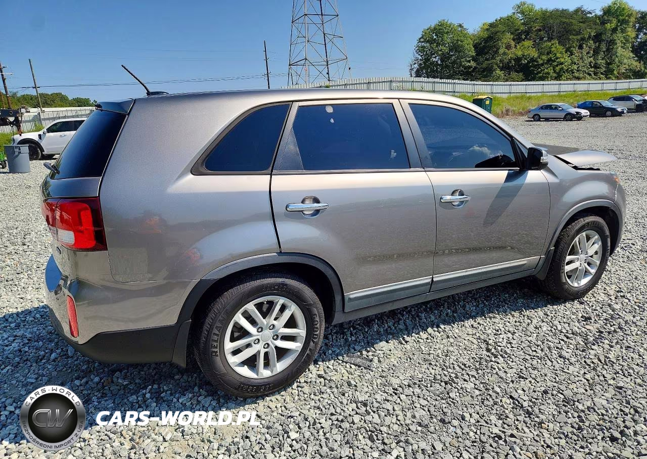 2015 Kia Sorento Lx VIN:5XYKT3A63FG555693 - 3
