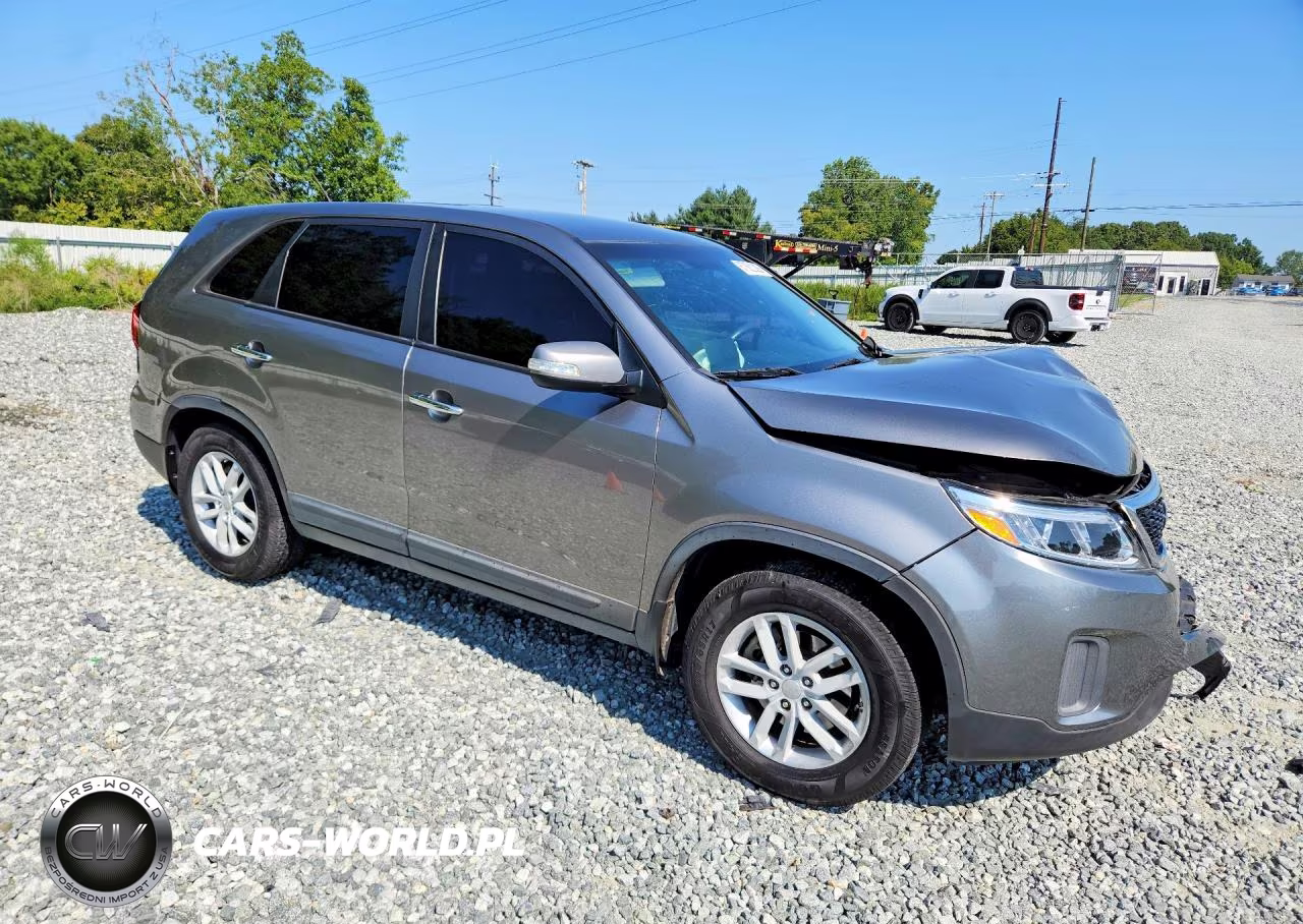 2015 Kia Sorento Lx VIN:5XYKT3A63FG555693 - 4