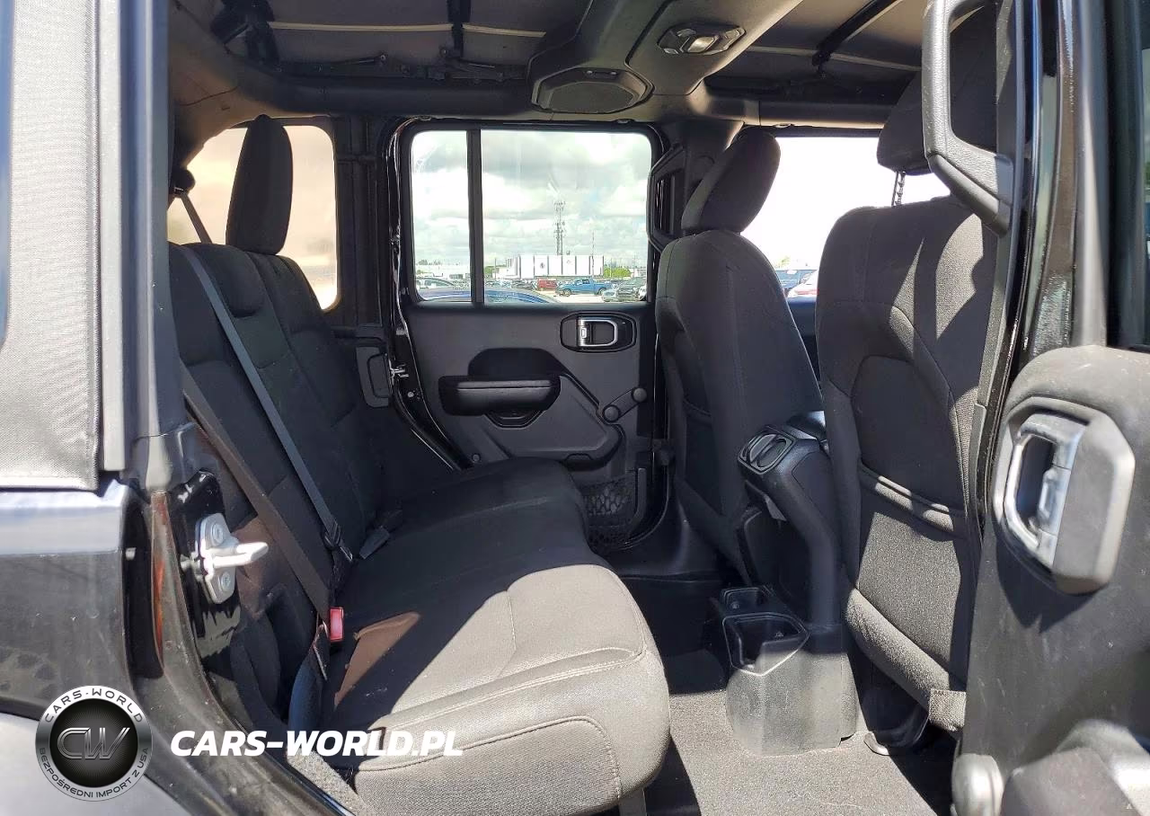 2018 Jeep Wrangler Unlimited Sport VIN:1C4HJXDG5JW151978 - 10