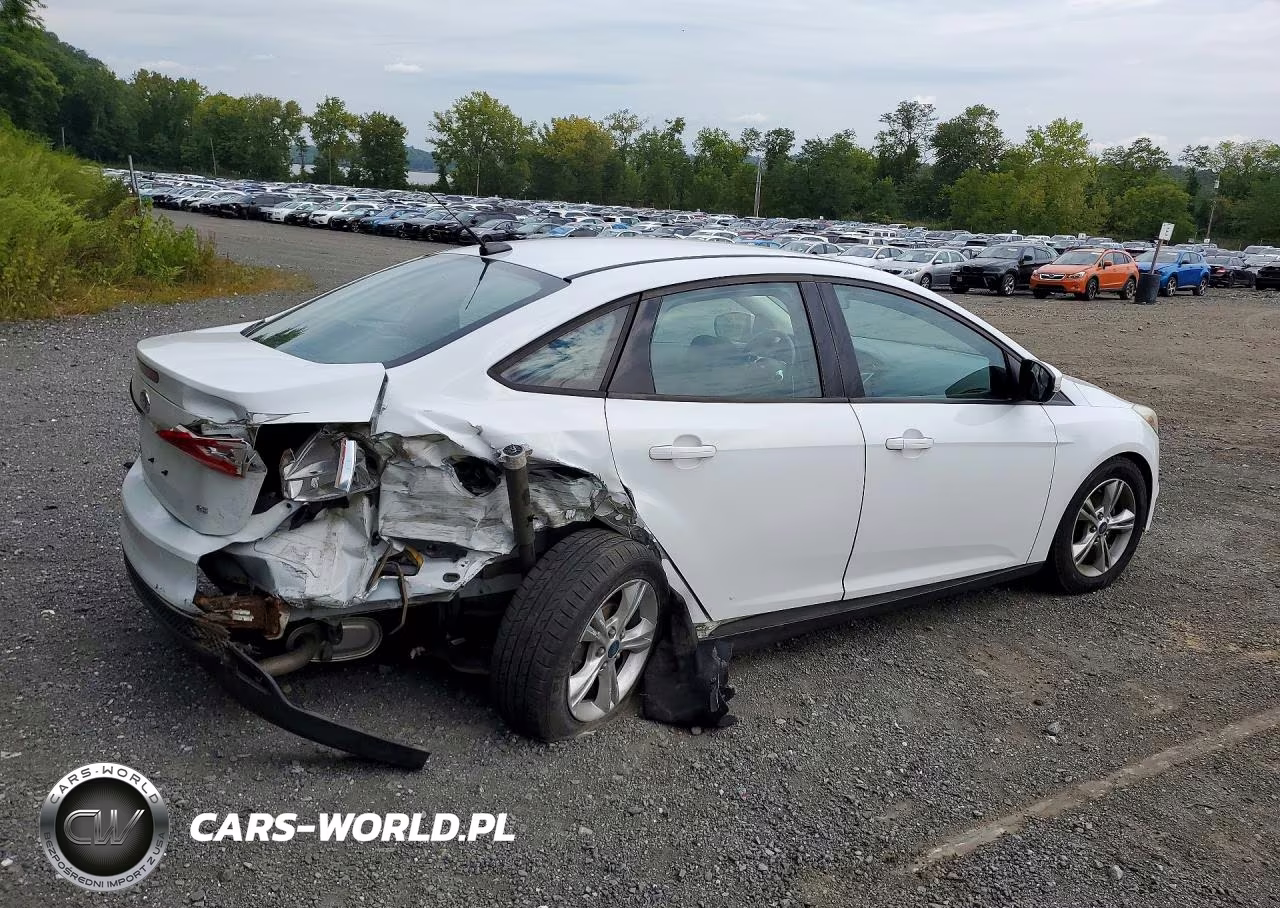 2014 Ford Focus Se VIN:1FADP3F25EL365745 - 3