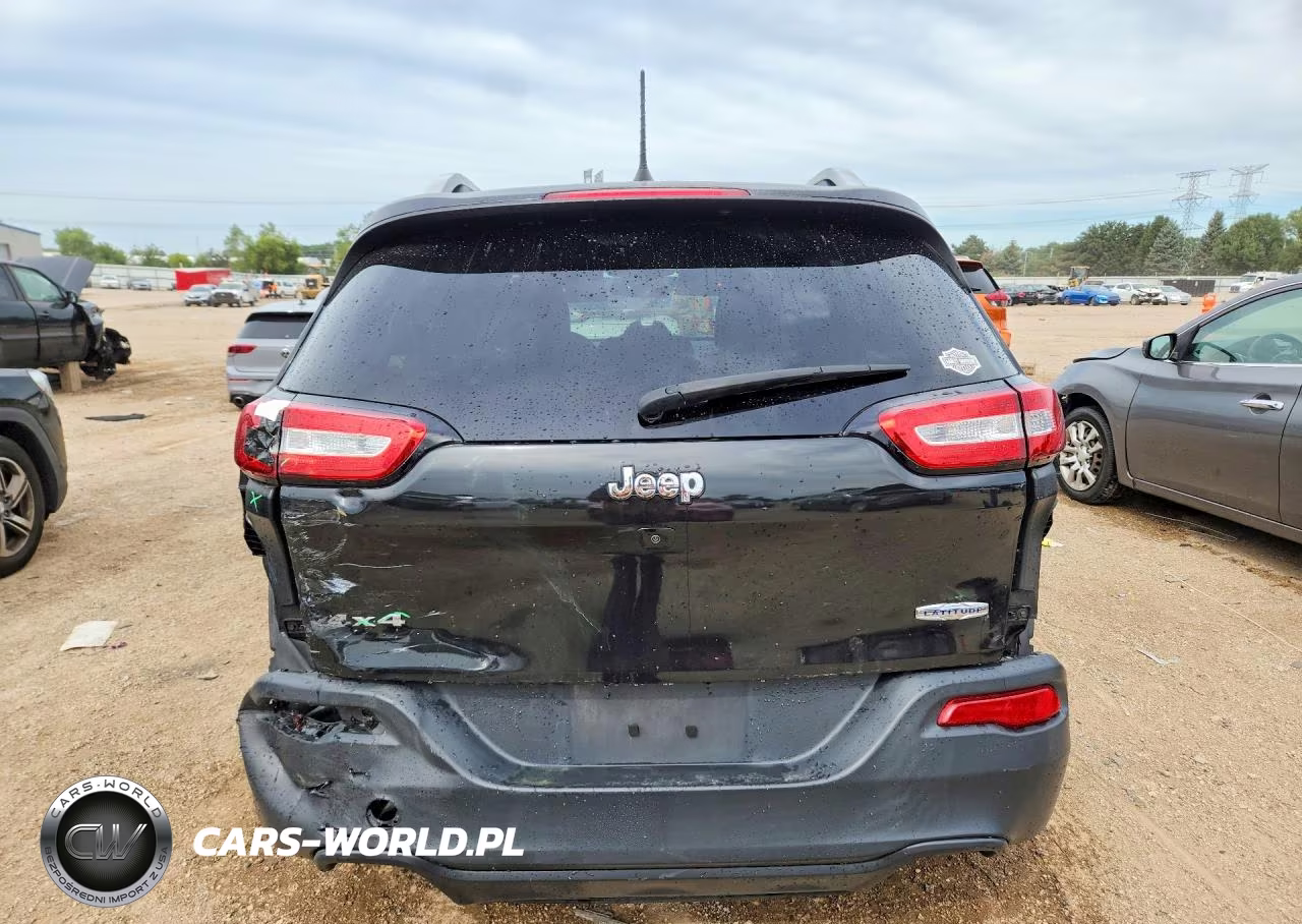 2016 Jeep Cherokee Latitude VIN:1C4PJMCS8GW338415 - 6