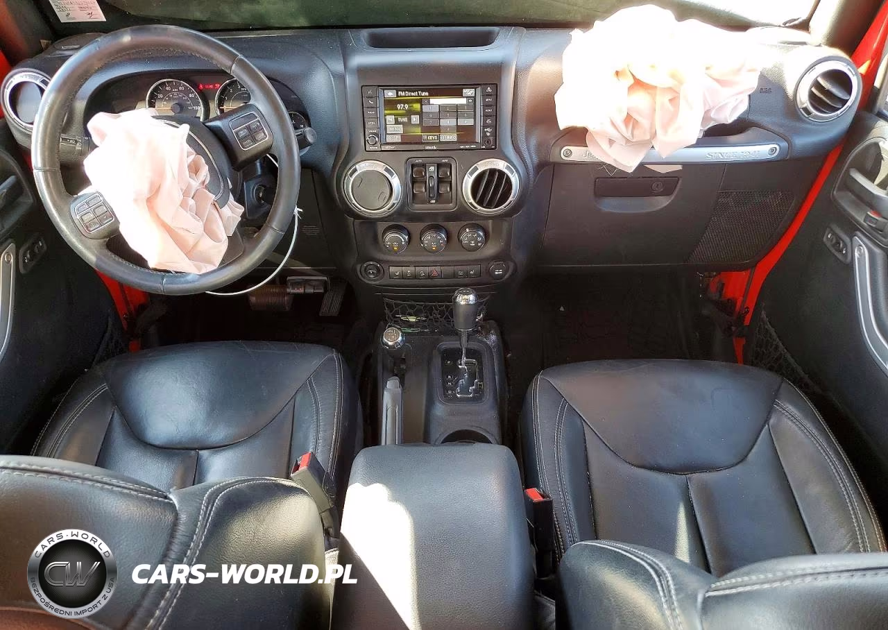 2017 Jeep Wrangler Unlimited Sahara VIN:1C4BJWEG0HL594064 - 8