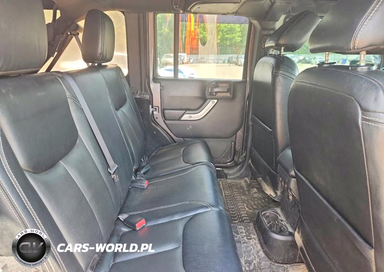 2016 Jeep Wrangler Unlimited Rubicon VIN:1C4BJWFG8GL343516 - 10