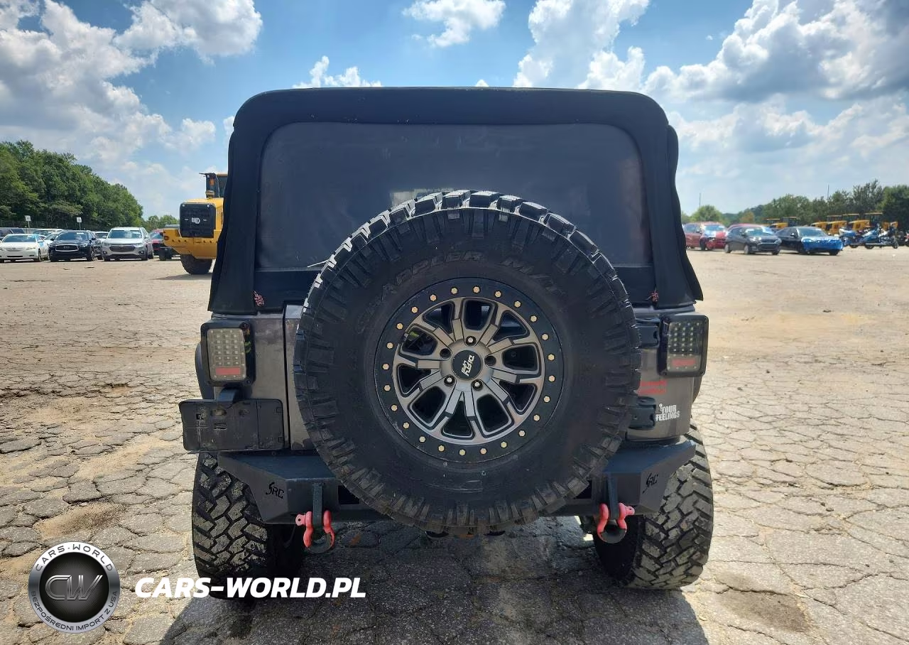 2016 Jeep Wrangler Unlimited Rubicon VIN:1C4BJWFG8GL343516 - 6