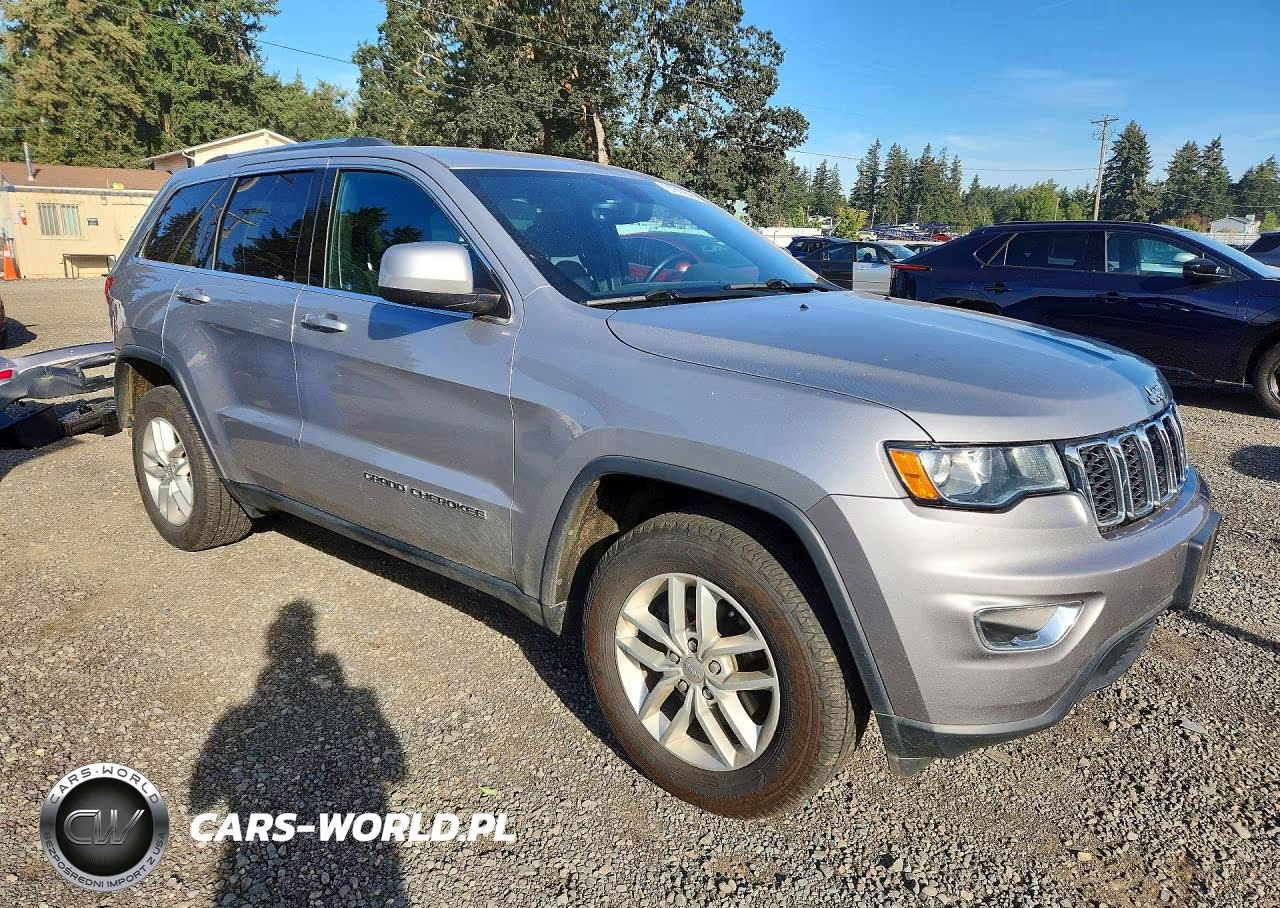 2017 Jeep Grand Cherokee Laredo VIN:1C4RJFAG4HC882304 - 4