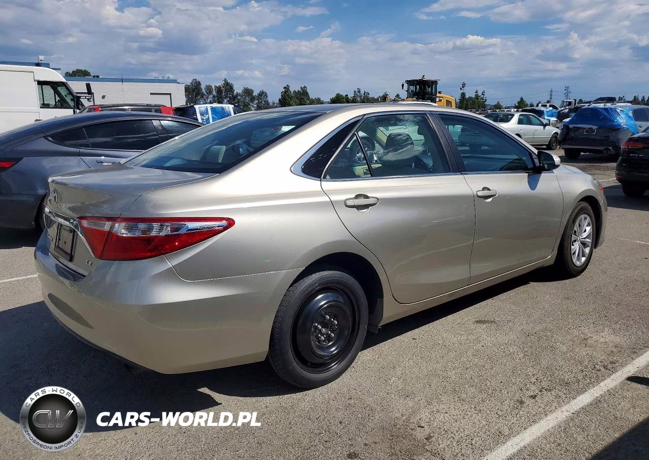 2017 Toyota Camry Le VIN:4T1BF1FK2HU293499 - 3
