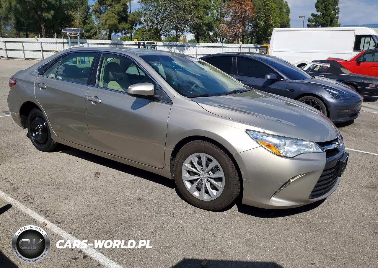 2017 Toyota Camry Le VIN:4T1BF1FK2HU293499 - 4