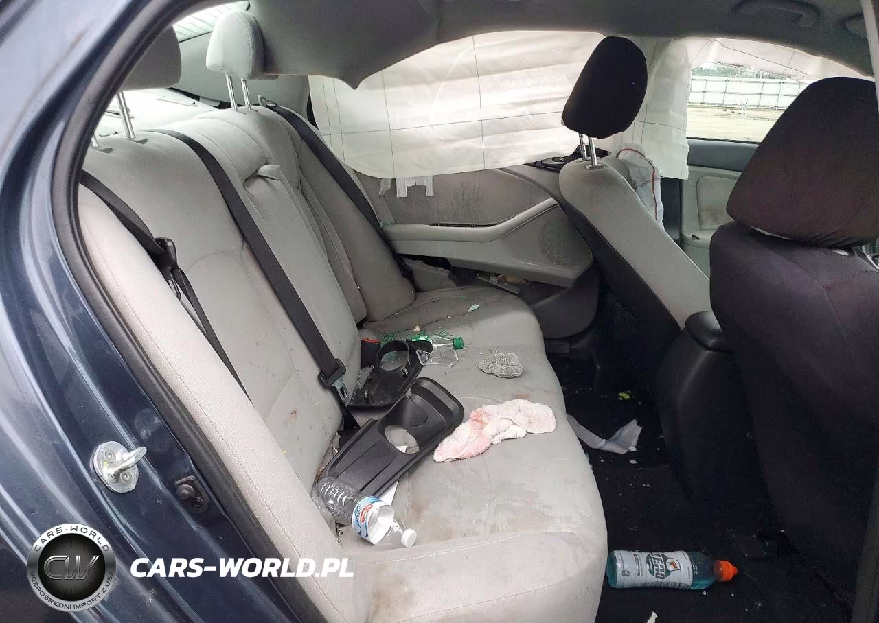 2015 Kia Optima Lx VIN:5XXGM4A75FG358174 - 10