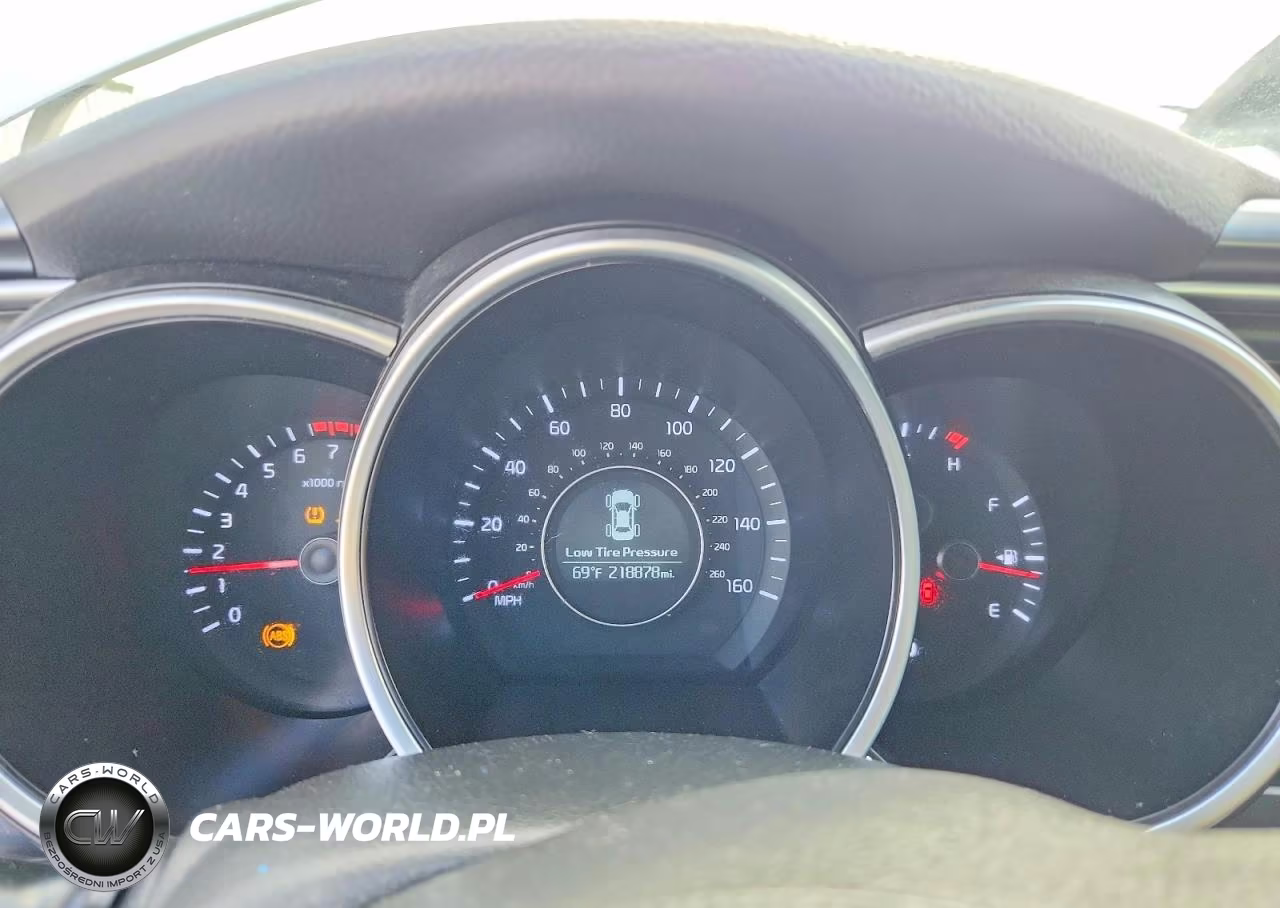 2015 Kia Optima Lx VIN:KNAGM4A70F5620748 - 9